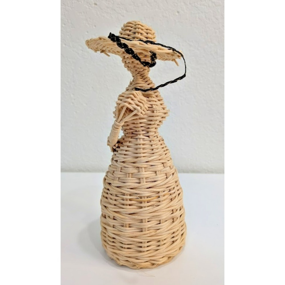 Woven Wicker Lady With Her Basket And Straw Hat Vintage Natural Wicker Unique - Picture 2 of 7